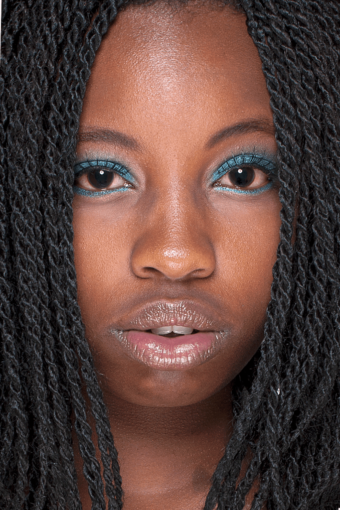 photo de portrait maquillage beauté de femme noire